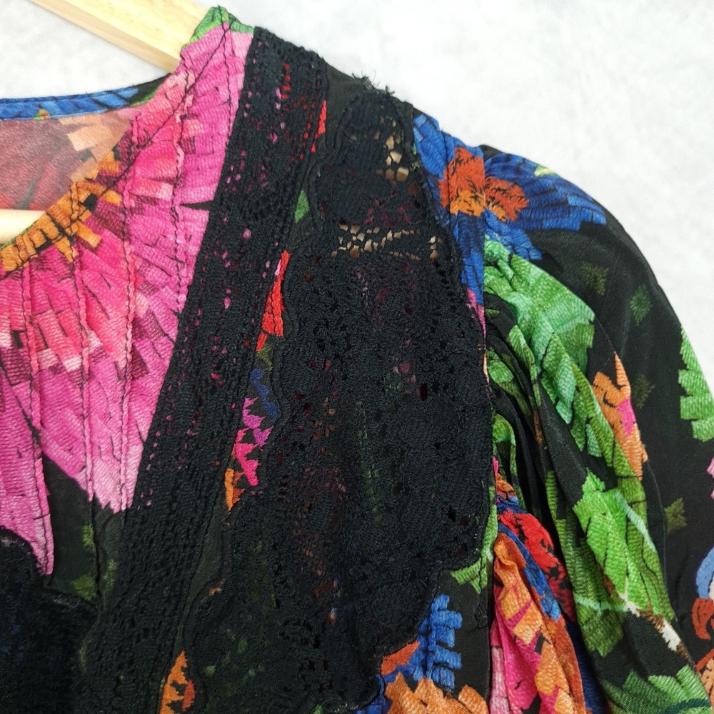 Farm Rio Blouse Womens Medium Black Multicolor Lace Floral Parrot Boho Top - Picture 6 of 16